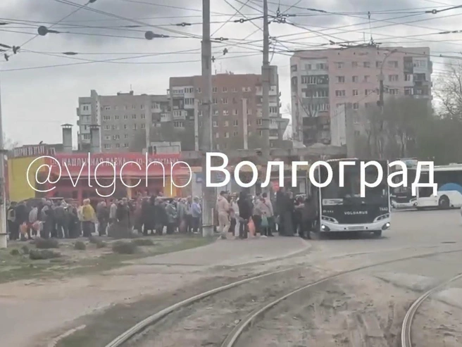 Видео свидетельствует о значительном времени ожидания в очереди. | Источник: Vlgchp / T.me
