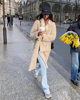 Шесть небанальных способов носить летние вещи зимой (и при чем тут кепи) Шесть небанальных способов носить летние вещи зимой (и при чем тут кепи)