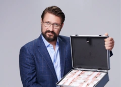 Виктор Логинов о своих страхах, поддержке молодой жены и желании иметь большую семью