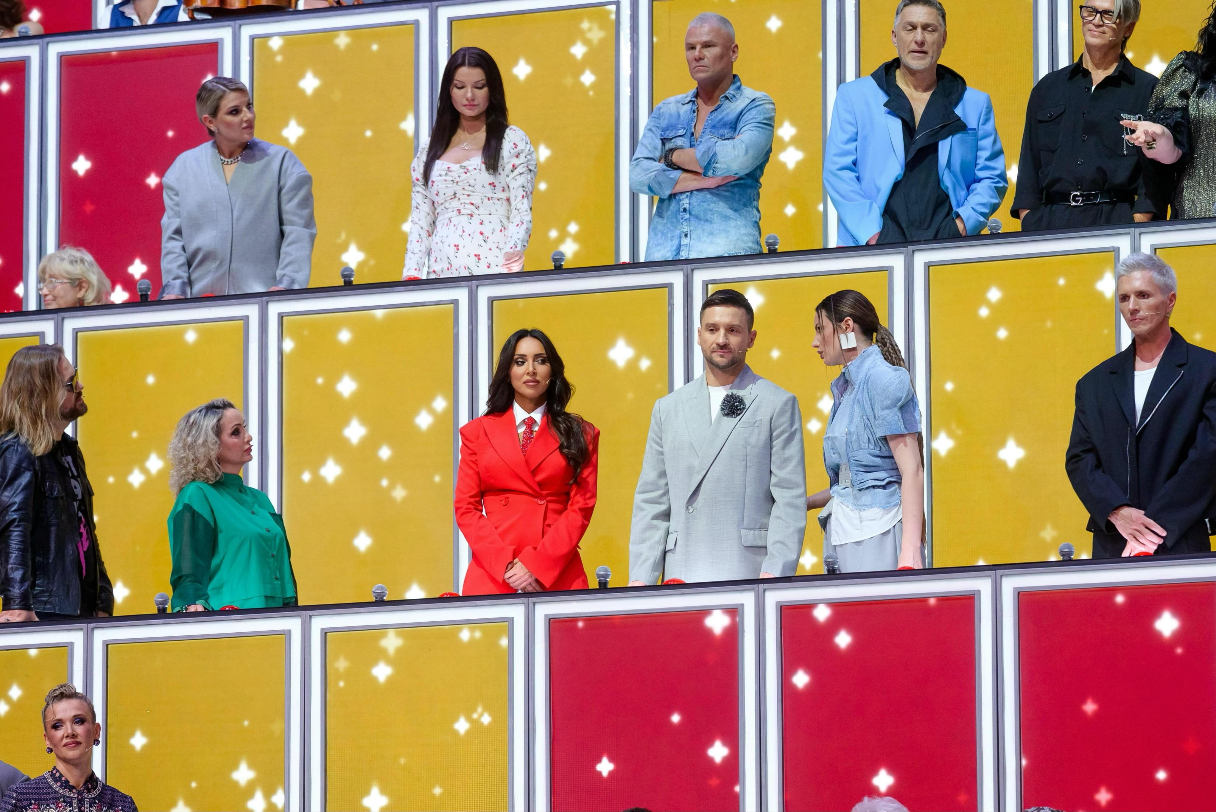 «,  !»:        «-  !» —   