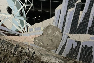 В ростовском переходе обвалилась мозаика при ремонте