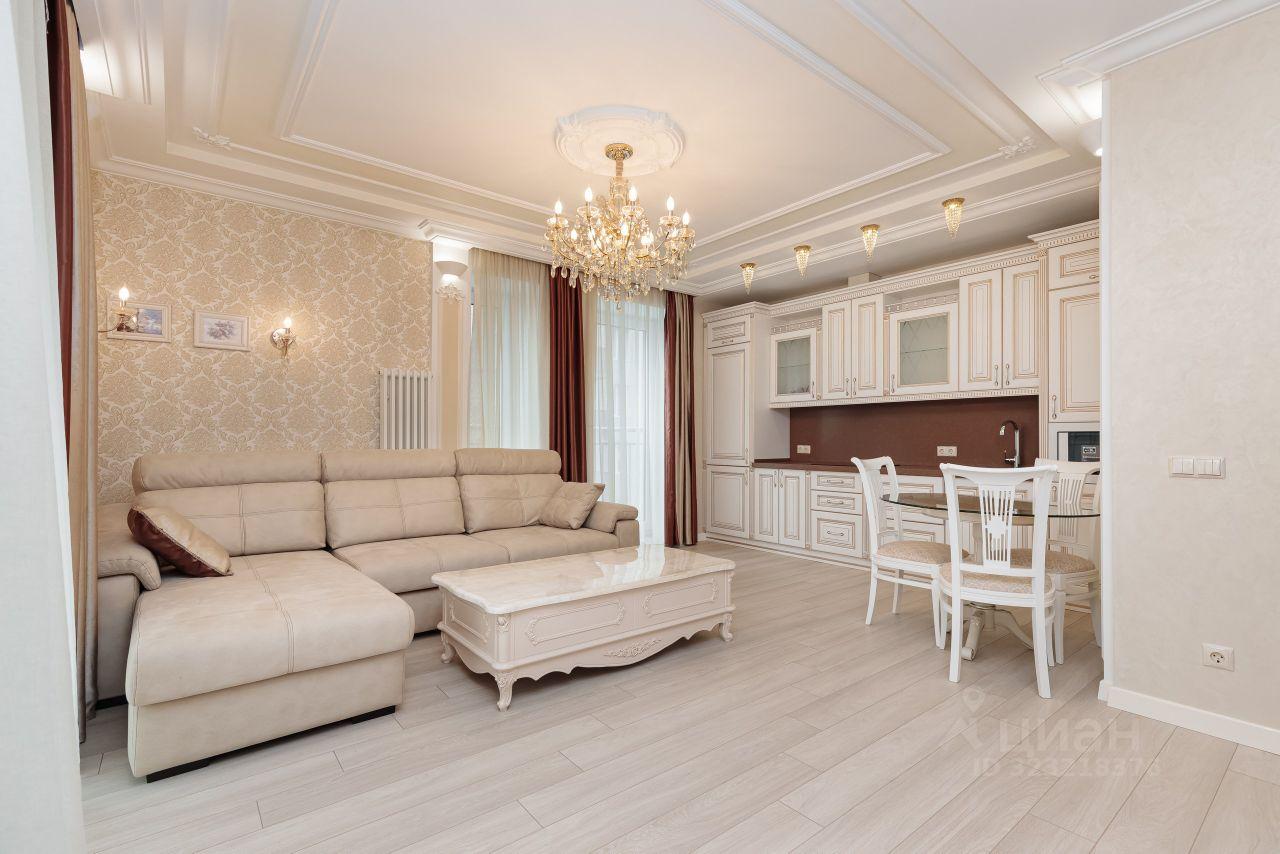 В Новосибирске продается трехкомнатная квартира за 23 миллиона рублей