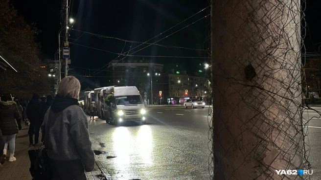 Пока автобусов достаточно | Источник: Виктория Улитова / YA62.RU