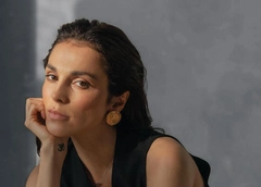 «Голова взрывается. Муж помогает с ребенком»: Сати Казанова стала студенткой в 43 года