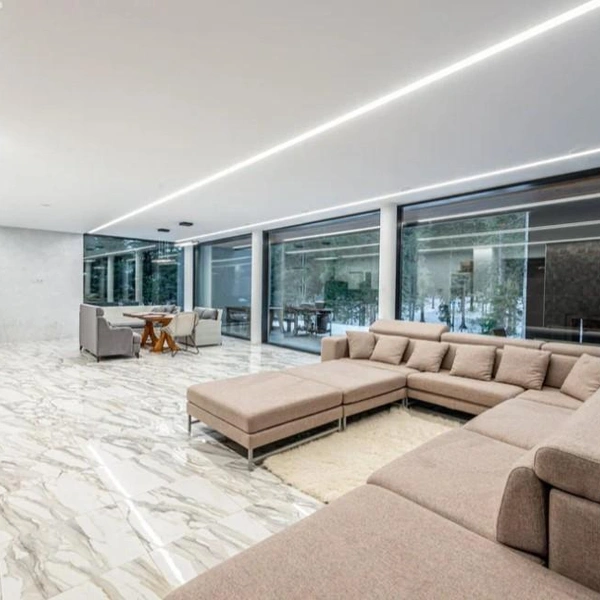 Окна в доме панорамные | Источник: realty.yandex.ru