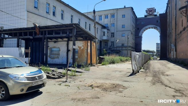 А вот слишком тихий административный корпус | Источник: Виктор Лучкин / «ИрСити»