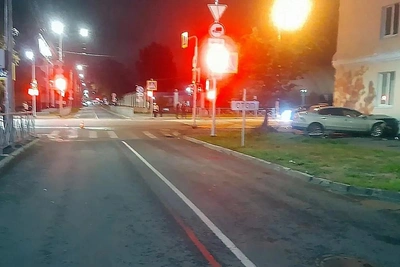Столкновение у колледжа в Архангельске: видео последствий