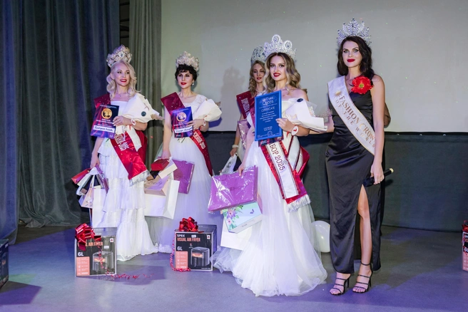 Всего в конкурсе участвовали восемь женщин | Источник: Денис Георгиевский