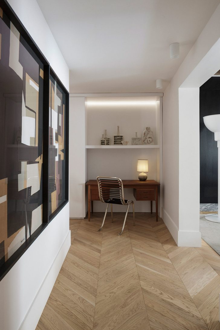 Нетипичная парижская квартира в черно-белой гамме