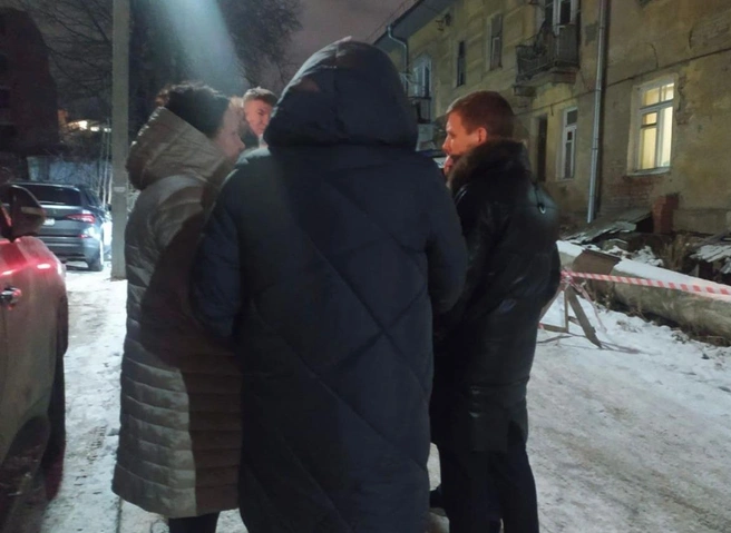 Проживание в доме с рухнувшей стеной на проезде Грибоедова признано небезопасным | ya62.ru
