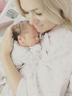 Виктория Макарская с новорожденным сыном Ваней