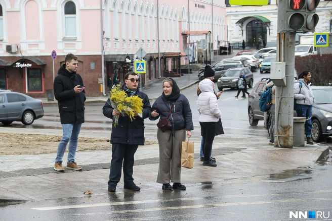 Главное — не забыть поздравить всех дорогих дам | Источник: Наталья Бурухина / NN.RU