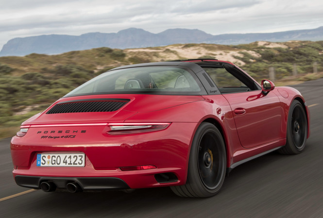 Что значит надпись GTS на Porsche 911?