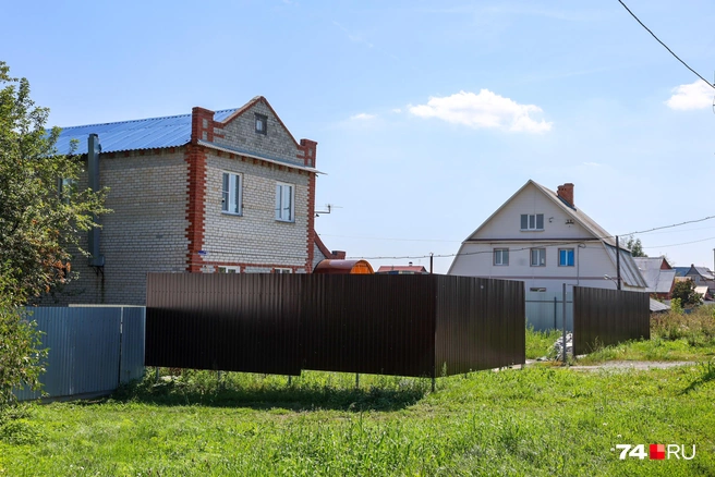 Большинство домов в селе добротные | Источник: Михаил Шилкин
