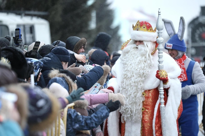 Если бы Дед Мороз умел исполнять желания, то большинству российских семей с детьми раздавал бы ключи от новых квартир | Источник: Евгений Софийчук / NGS5.RU