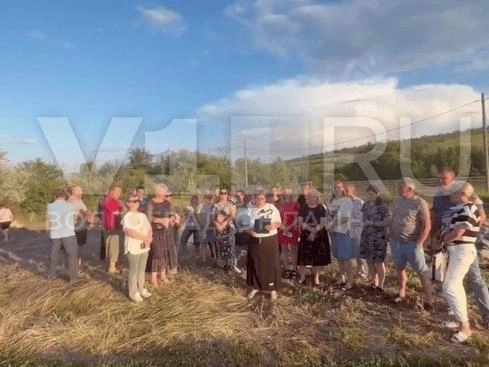 Жители поселка Царицын ожидают решения проблемы с водоснабжением после вмешательства главы СК. | Источник: читатели V1.RU