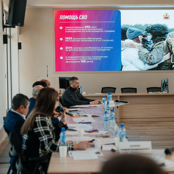 А «отчитывались» два главы — первыми стали мэр Читы Инна Щеглова и руководитель администрации Дульдургинского района Аюша Мункуев | Источник: CHITA.RU