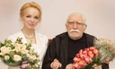 Бывшая жена Армена Джигарханяна, ставшая мамой в 46 лет, впервые показала лицо дочери