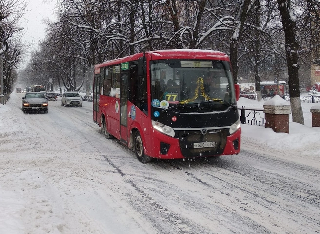 В Рязани пожилую женщину госпитализировали после падения в маршрутке №77 | ya62.ru