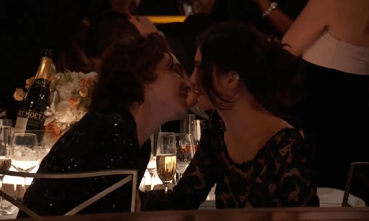 Тимоти Шаламе и Кайли Дженнер страстно поцеловались на премии «Золотой глобус-2024»
