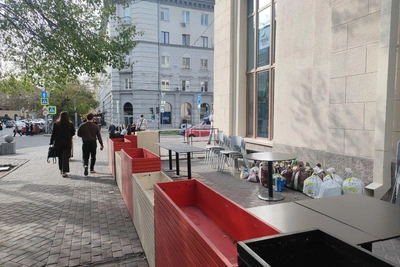 Новосибирск разбирает летние веранды