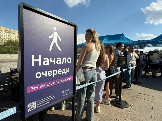Наслаждаться жарой чуть приятнее у реки | Источник: Артем Устюжанин / MSK1.RUАртем Устюжанин / MSK1.RU