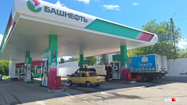 «Башнефть» на Мяготина была в 11:30 без бензина | Источник: Александр Лисихин / 45.RU 