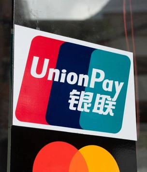 Что за система UnionPay, которая может прийти на смену Visa и Mastercard?