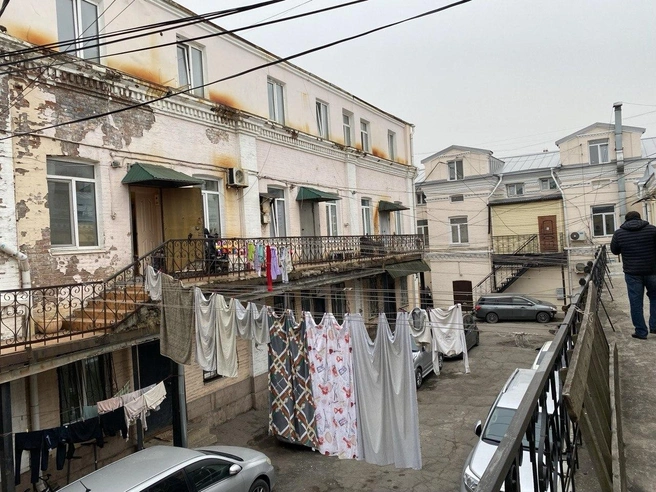 Такие дворики в городе расположены прямо в центре | Источник: Ирина Господаренко