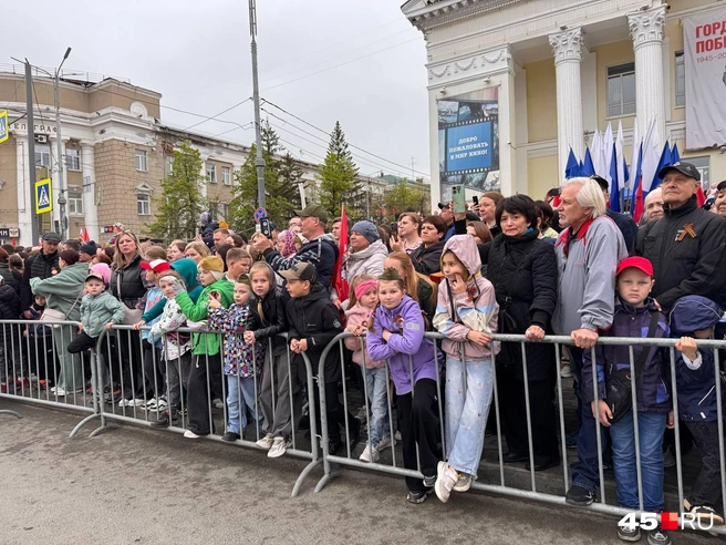 Зрители пришли с детьми | Источник: Юлия Король