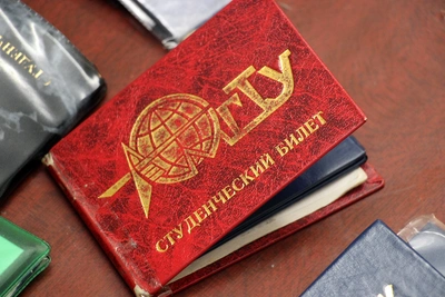 Женщин поймали на использовании фальшивых студбилетов в электричках