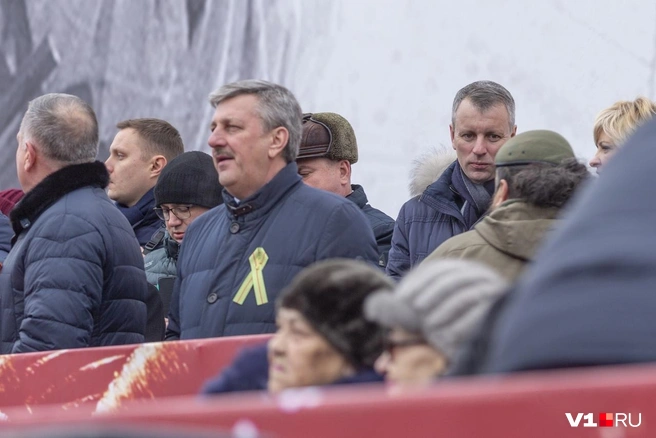Депутат Госдумы от Волгоградской области Алексей Волоцков общается с представителем Императорского православного палестинского общества | Источник: Константин Завриков