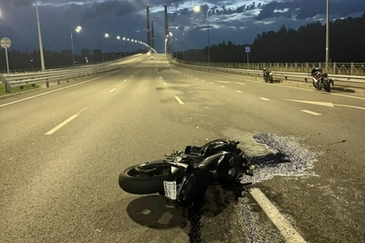 Мотоциклист и пассажир пострадали в ДТП в Череповце
