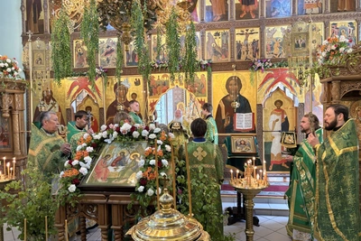 Православные верующие в Улан-Удэ отметили День Святого Духа