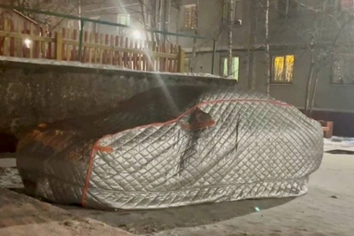 В Чите задержали воров автомобильных тентов