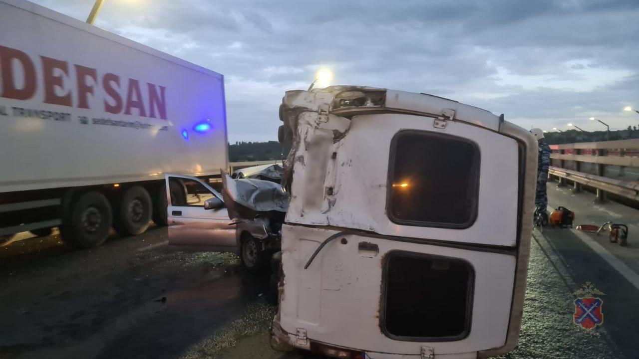 В страшной аварии на Третьей Продольной в Волгограде погиб молодой парень -  2 мая 2024 - V1.ру