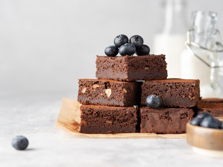 Брауни по-королевски: рецепт диетических пирожных с шоколадом, которые обожают во дворце