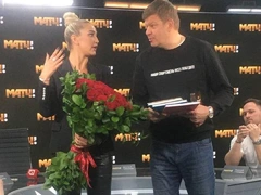 Бузова снова ответила Губерниеву, пьет ли она по утрам коньяк