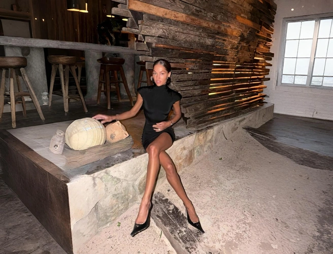 Вечер девушка провела с подругами | Источник: marinafilatovaaa / Instagram* (деятельность запрещена на территории РФ)