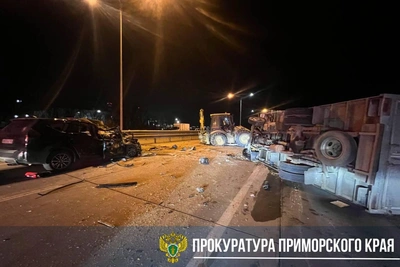 Смертельное ДТП в Приморье: автомобиль разорван при столкновении