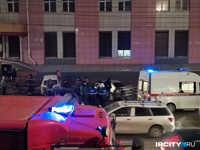 На месте работают все службы | Источник: Зоя Кузнецова / IRCITY.RU