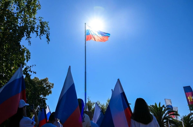 На улице Навагинской организована тематическая фотозона. | Источник: sochi.ru