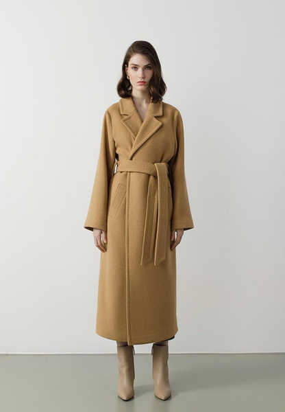 Длинное шерстяное пальто с поясом