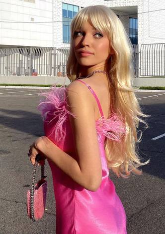В чем пойти на выпускной: розовое платье как у Ани Музафаровой 💕