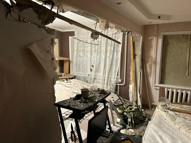 От взрыва между комнатами рухнула стена | Источник: СК по Красноярскому краю и Хакасии