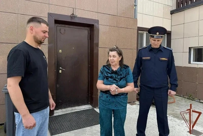 В ХМАО росгвардейцы вынесли из огня 93-летнюю участницу ВОВ