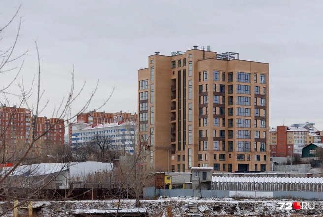 По актуальным данным, срок завершения строительства этого многоквартирника&nbsp;— 31 декабря 2025 года | Источник: Ирина Шарова / 72.RU