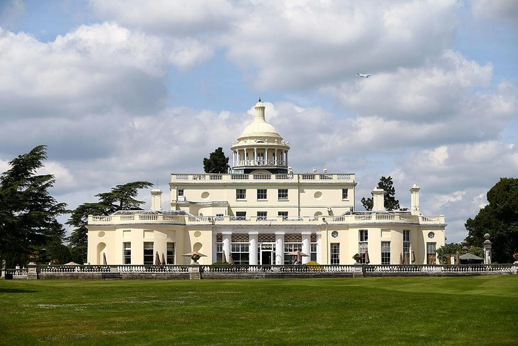 Поместье Stoke Park, «засветившееся», между прочим, в одном из фильмов про Джеймса Бонда | Источник: Getty Images