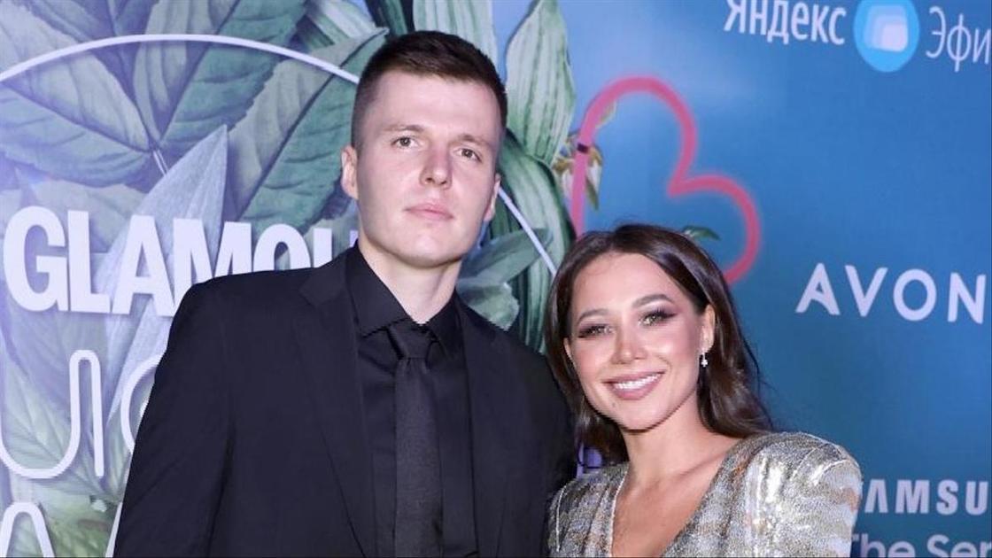 Пока бывший муж продает дом Лерчек за 225 млн, она сама живет с детьми у подруги