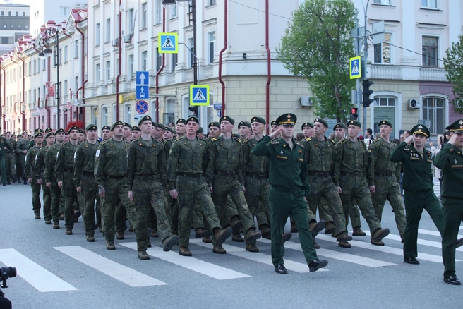 Репетиция будет еще и 7 мая, так что не расстраивайтесь, если сегодня вдруг не попали | Источник: Ирина Шарова / 72.RU